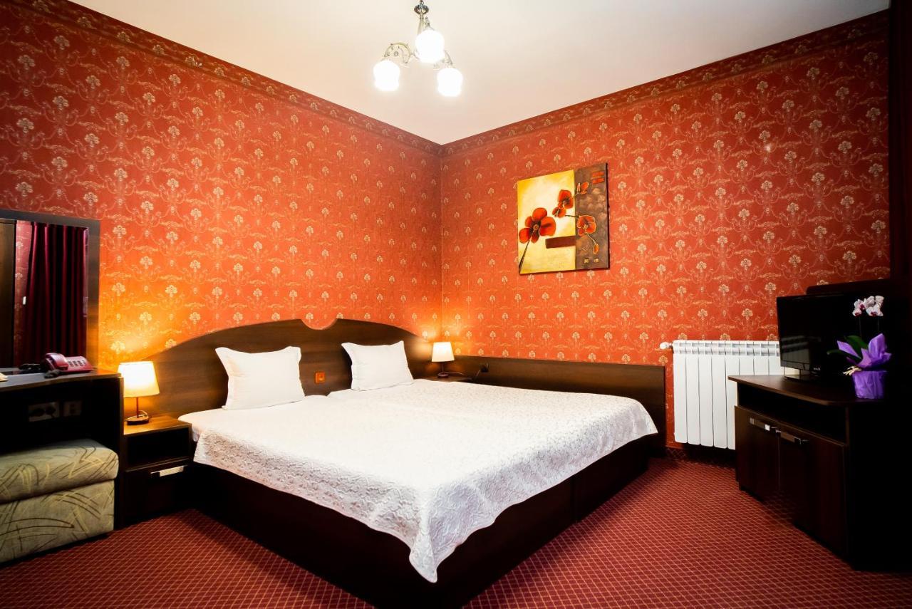 Globus Hotel Plovdiv Ngoại thất bức ảnh